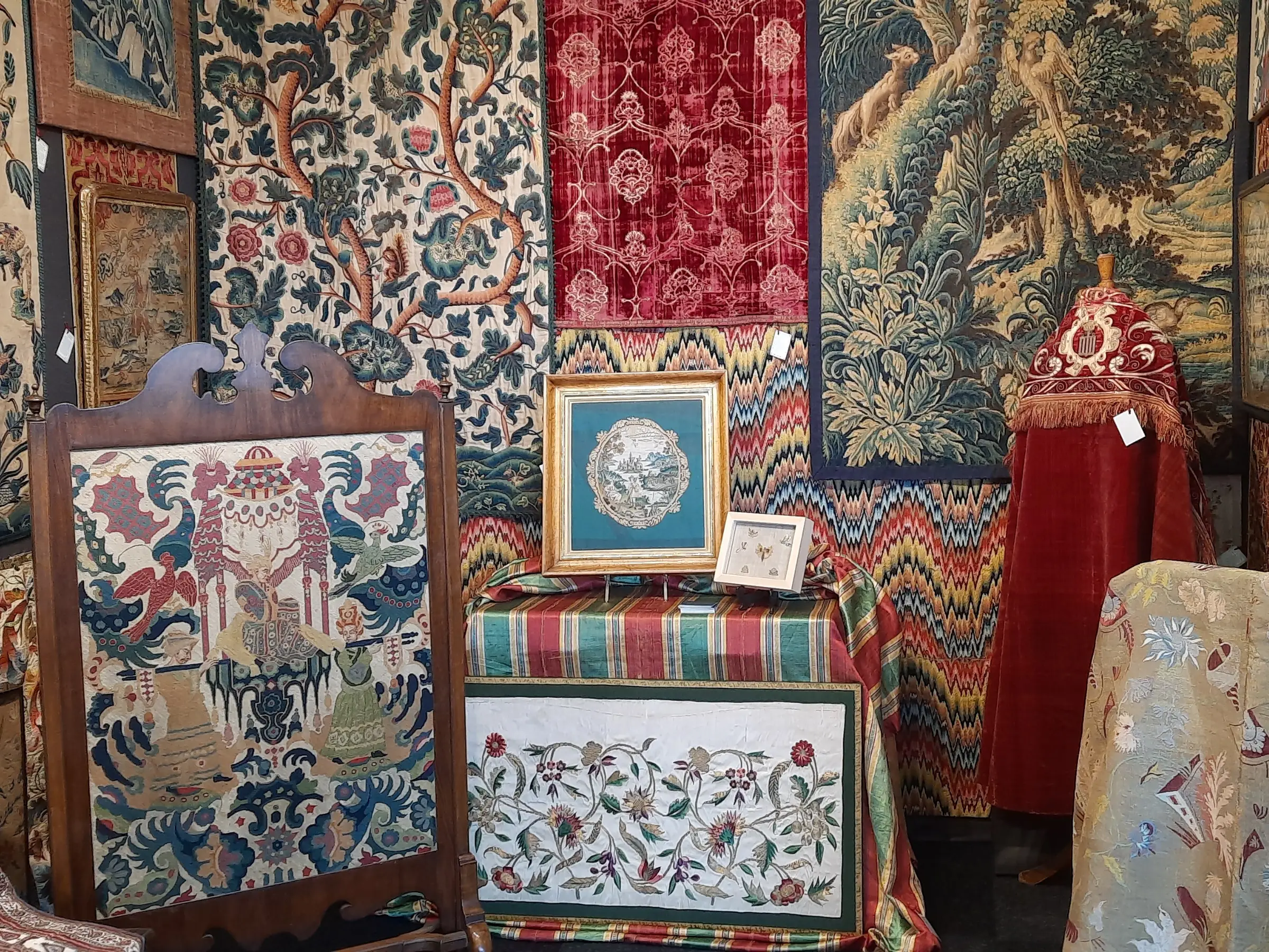 Antique textiles on show at LARTA
